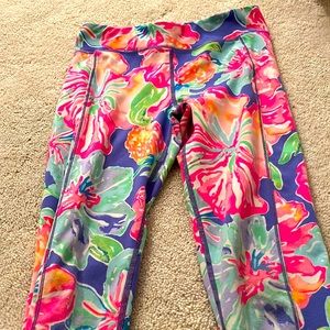 Stunning Lilly Pulitzer girls leggings!